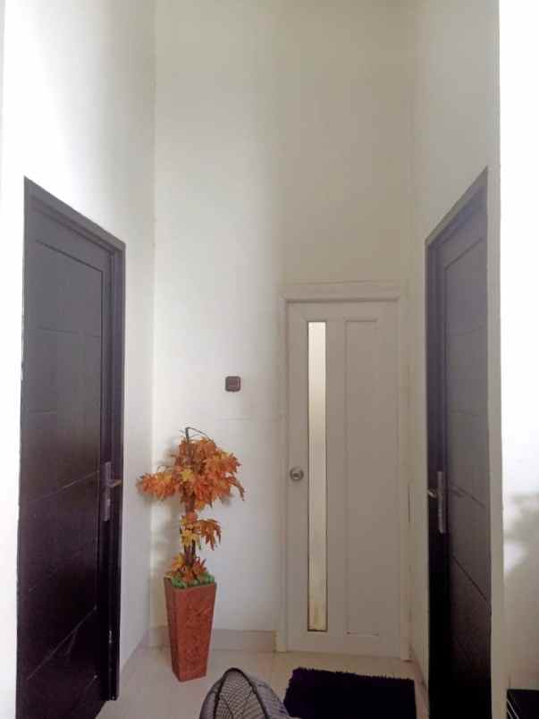 dijual rumah jalan karang tengah pusaka