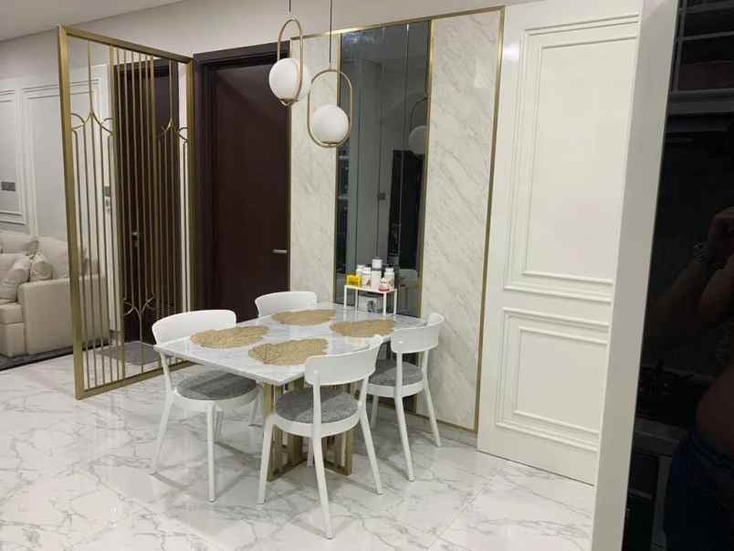 dijual rumah jalan lavisa wanakerta