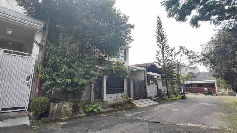 dijual rumah jalan pesantren