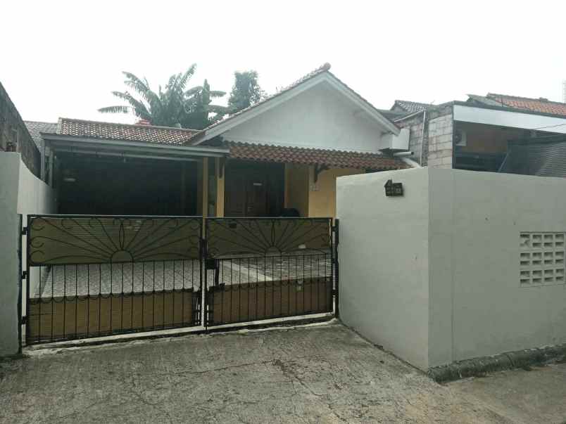 dijual rumah jalan ratna jatibening