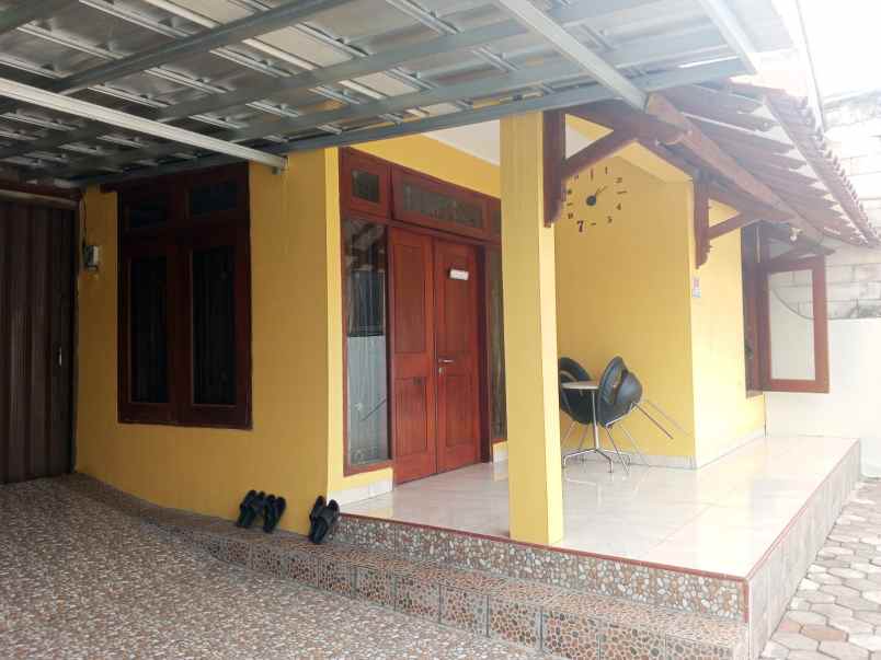 dijual rumah jalan ratna jatibening
