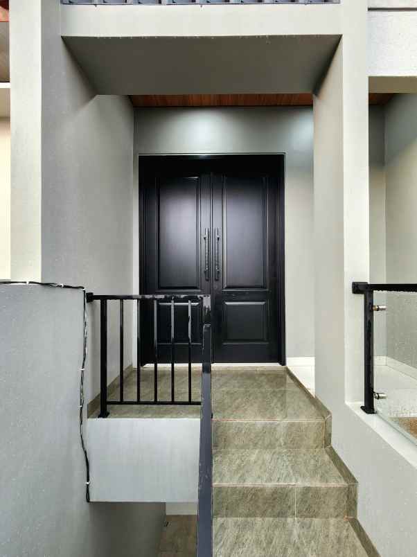 dijual rumah jalan raya cilandak
