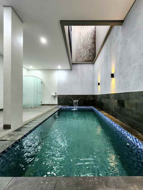 dijual rumah jalan raya cilandak