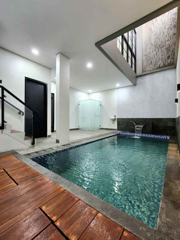 dijual rumah jalan raya cilandak