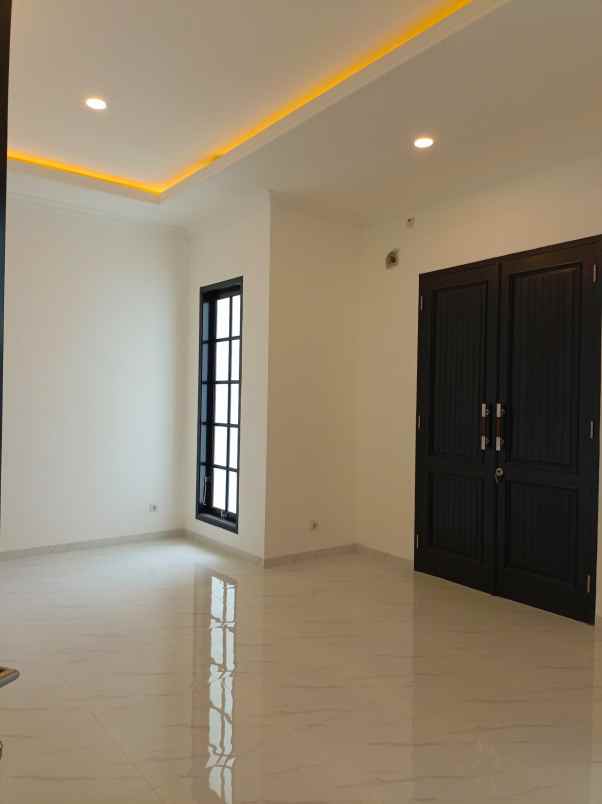 dijual rumah jalan raya depok