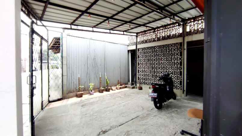 dijual rumah jalan raya pahlawan rempoa