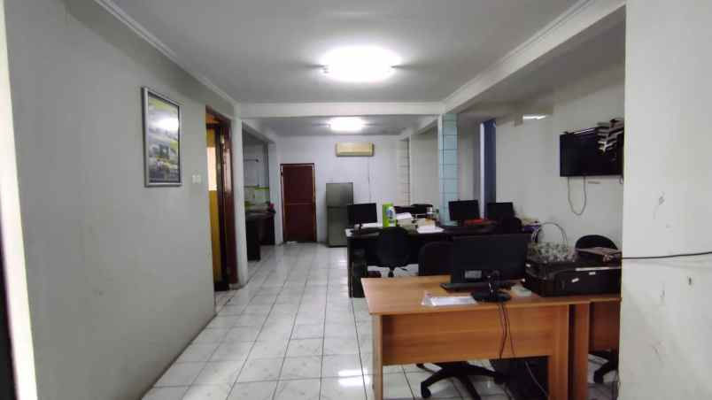 dijual rumah jalan raya pahlawan rempoa