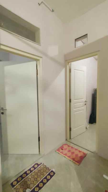 dijual rumah jalan semampir tengah