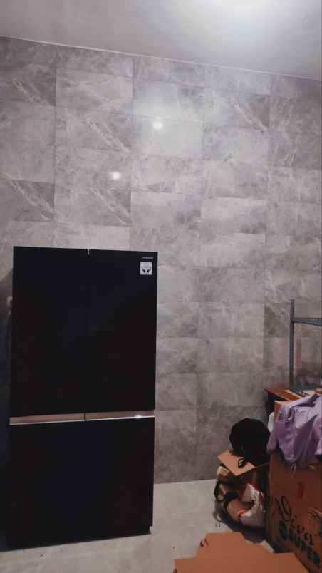 dijual rumah jalan semampir tengah