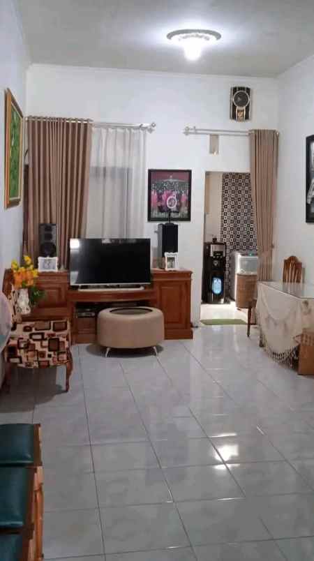 dijual rumah jalan teluk arjosari