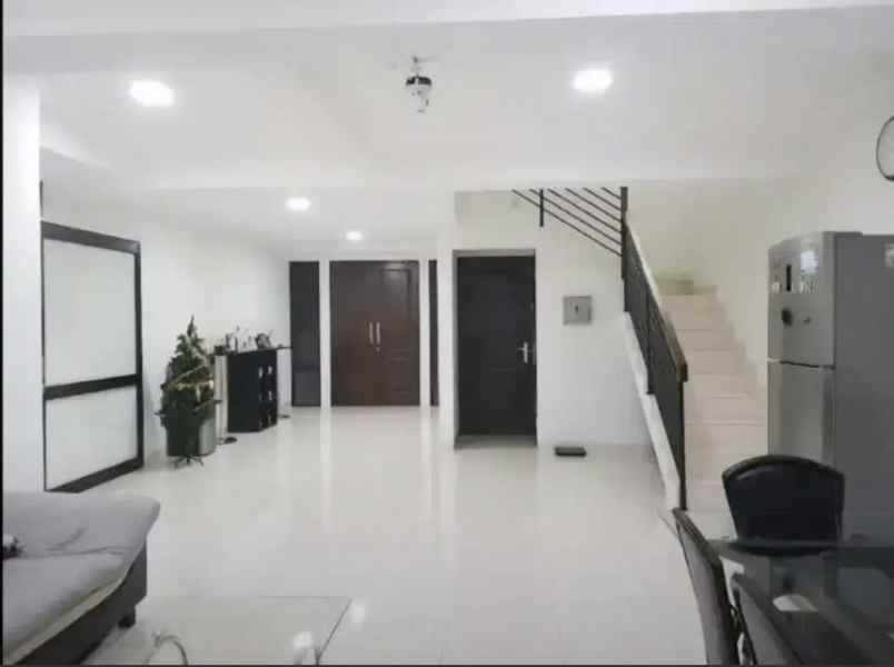 dijual rumah janur elok kelapa gading