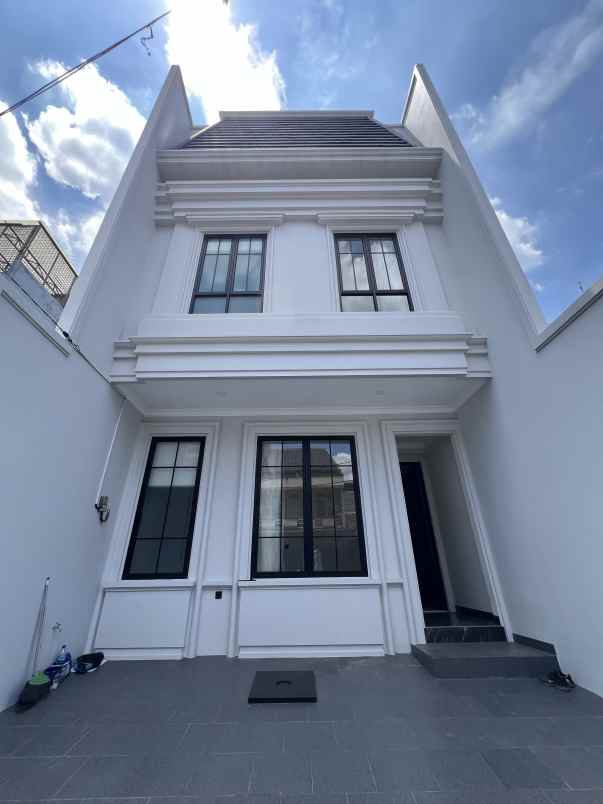 dijual rumah janur kuning