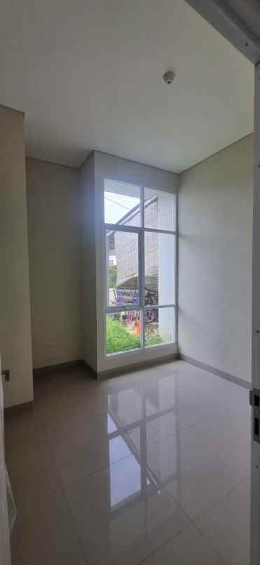 dijual rumah jasmine boulevard