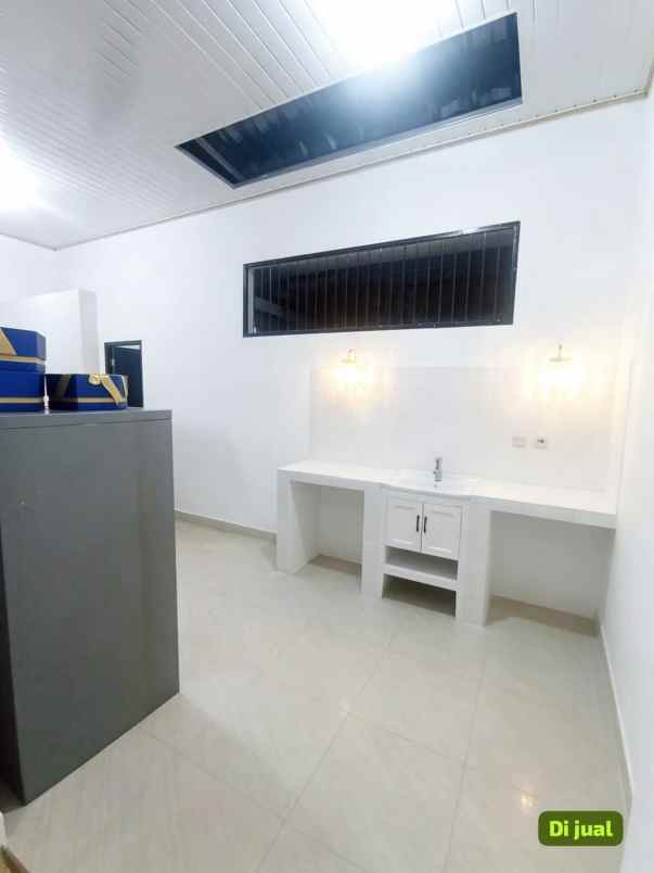 dijual rumah jatibening