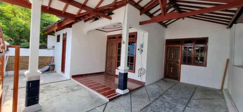 dijual rumah jatirejo