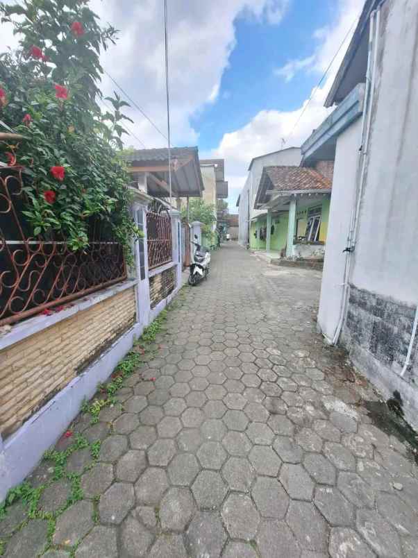 dijual rumah jatirejo