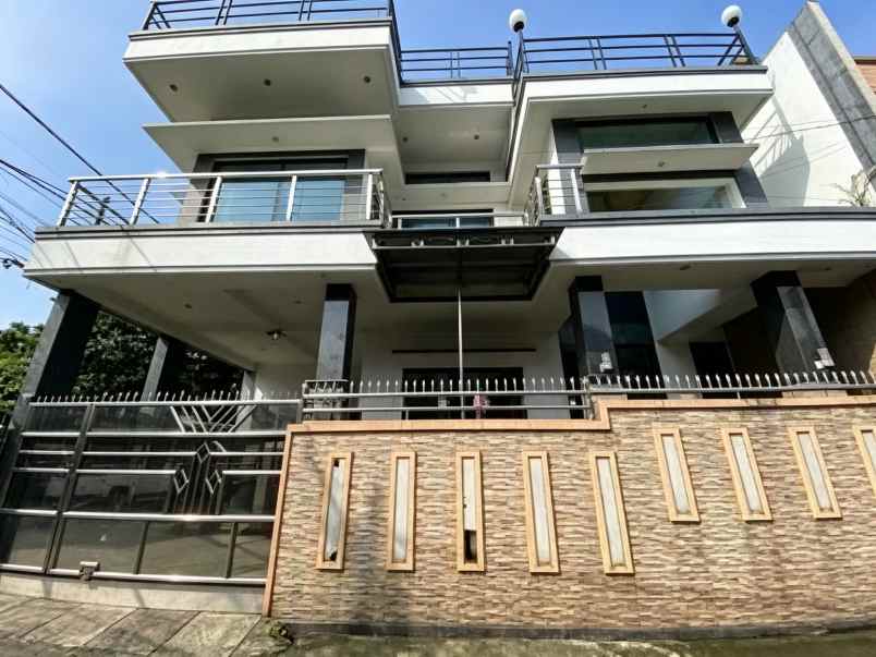 dijual rumah jatiwaringin