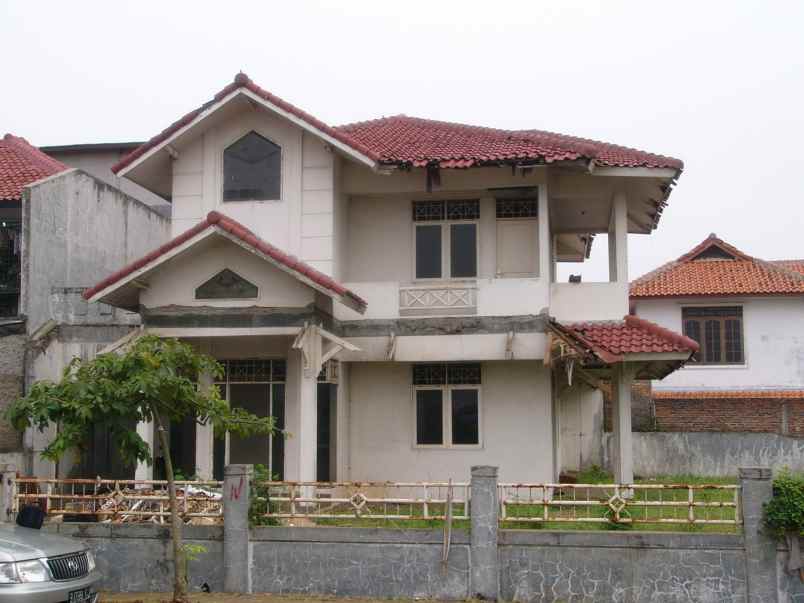 dijual rumah jl anggrek loka graha raya