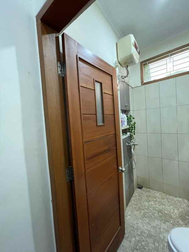 dijual rumah jl arcamanik