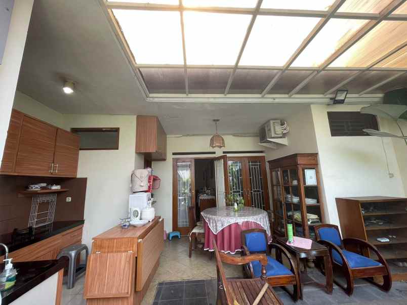 dijual rumah jl arcamanik