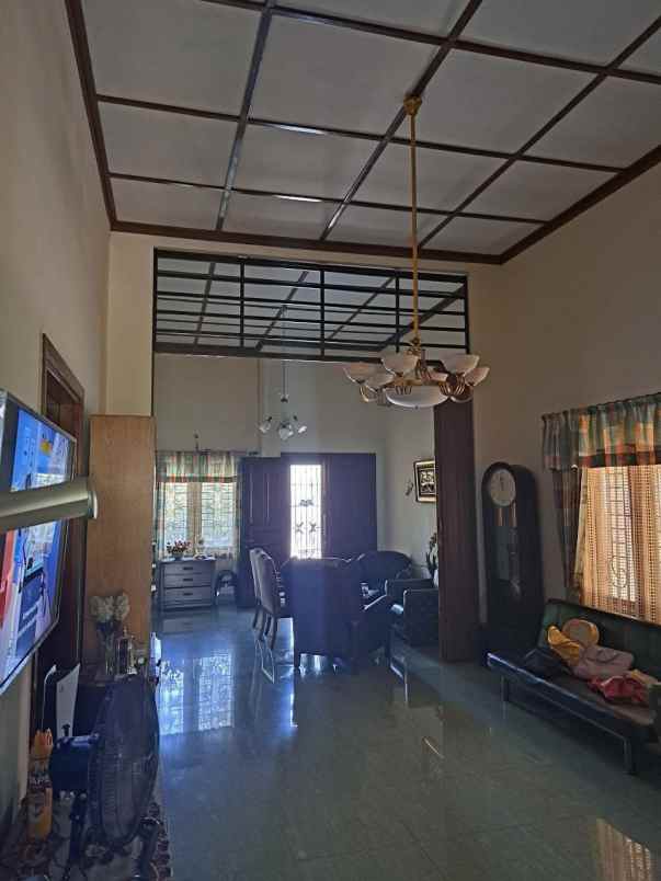 dijual rumah jl bawean