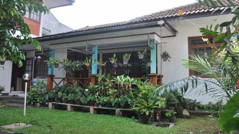 dijual rumah jl budi luhur gegerkalong