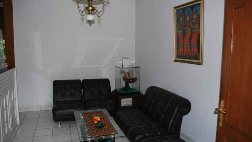 dijual rumah jl budi luhur gegerkalong