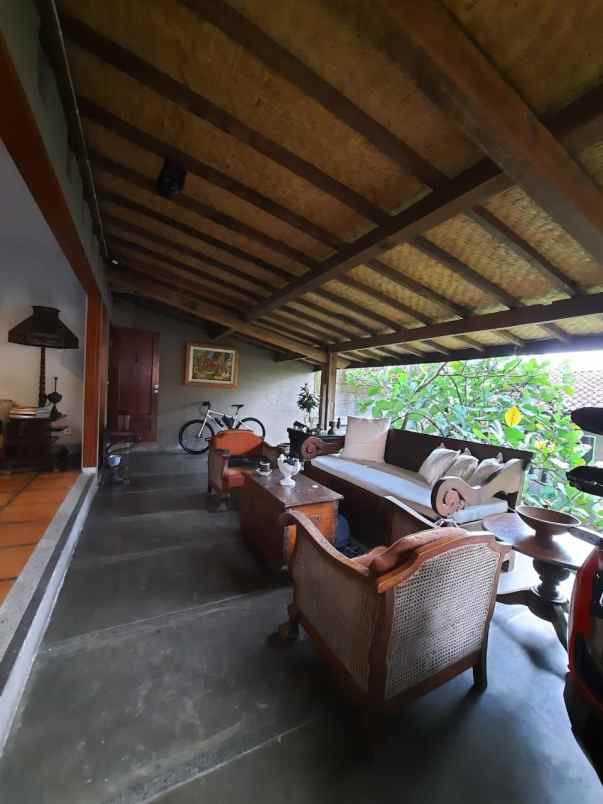 dijual rumah jl cigadung bandung utara