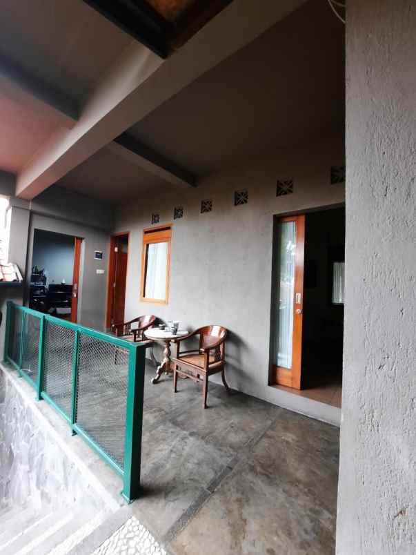 dijual rumah jl cigadung bandung utara