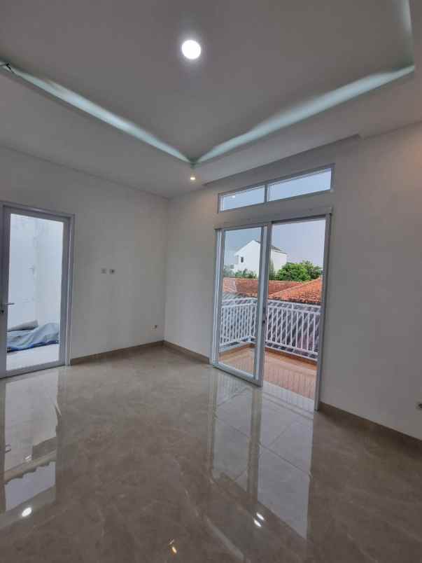 dijual rumah jl cinere raya cinere depok