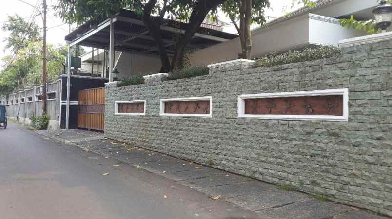 dijual rumah jl cipete viii