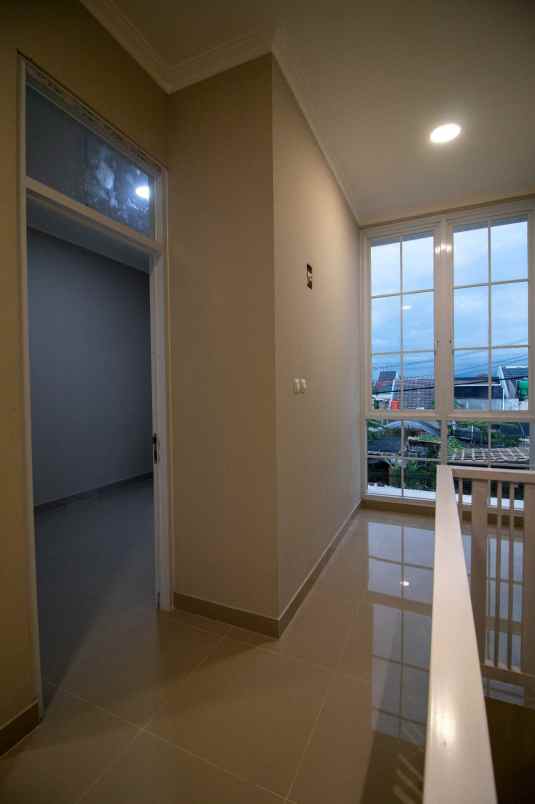 dijual rumah jl cisaranten arcamanik