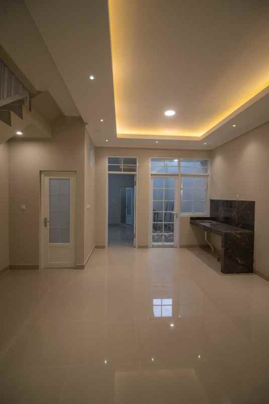dijual rumah jl cisaranten arcamanik