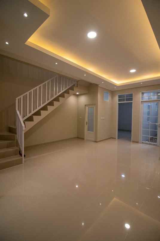 dijual rumah jl cisaranten arcamanik