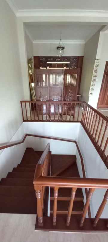 dijual rumah jl gegerkalong