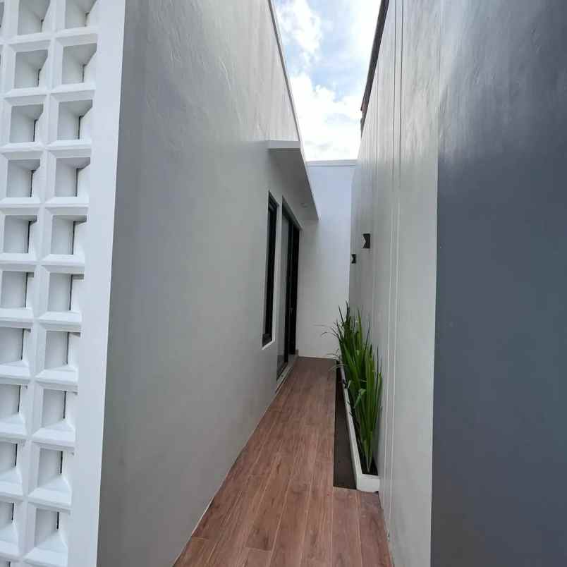 dijual rumah jl godean km 7