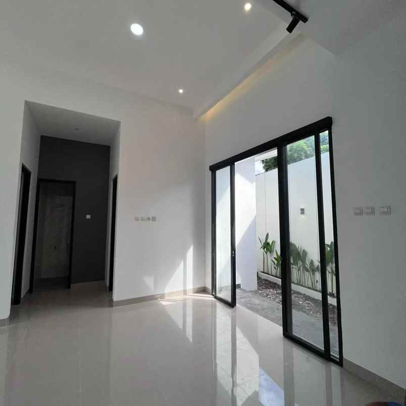 dijual rumah jl godean km 7