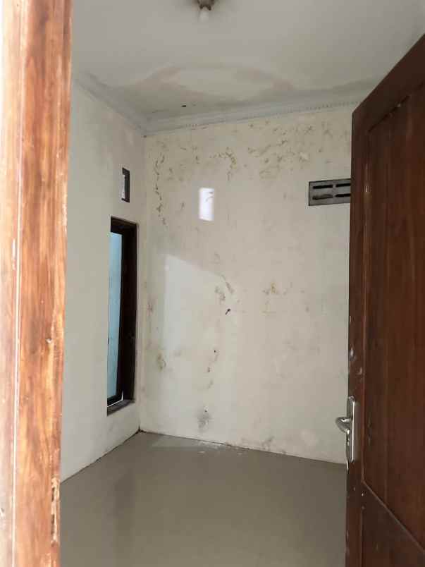 dijual rumah jl godean km 8