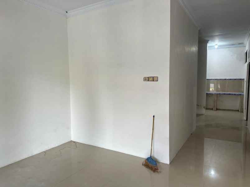 dijual rumah jl godean km 8