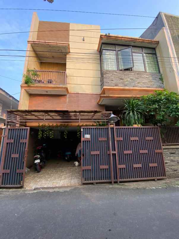 dijual rumah jl h sarmah pdk kacang timur
