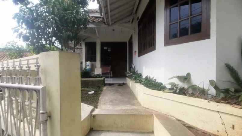 dijual rumah jl hegarmanah jatinangor