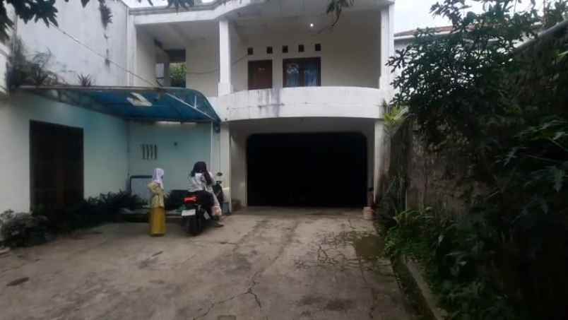 dijual rumah jl hegarmanah jatinangor