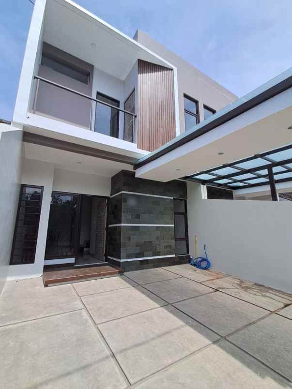 dijual rumah jl jupiter perumahan