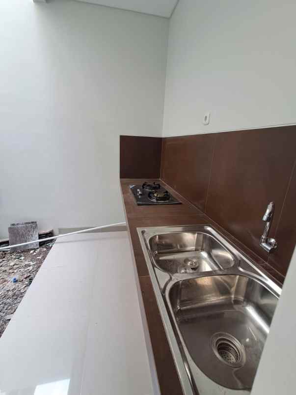 dijual rumah jl jupiter perumahan