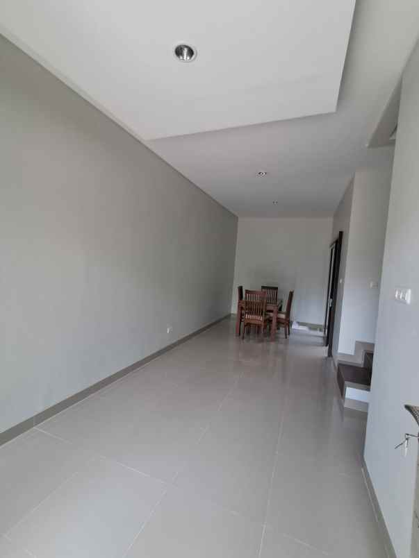dijual rumah jl jupiter perumahan