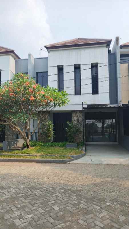 dijual rumah jl kayu manis rt 03 rw 03