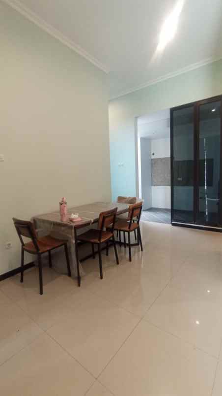 dijual rumah jl kayu manis rt 03 rw 03