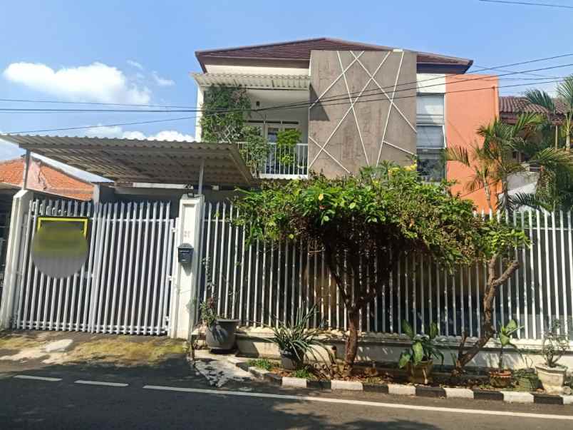 Rumah Mewah Semi Furnished Di Duren Sawit Jakarta Timur