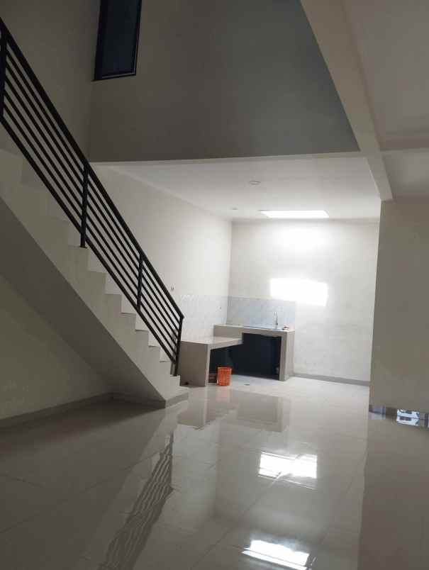 dijual rumah jl lembah cimenteng