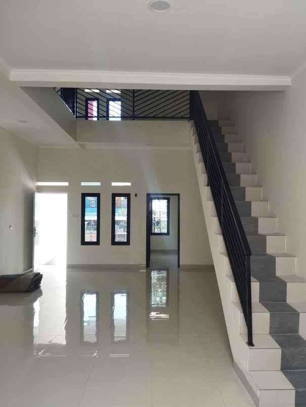 dijual rumah jl lembah cimenteng